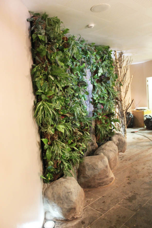 mur vegetal 2 avec faux rocher val thorens